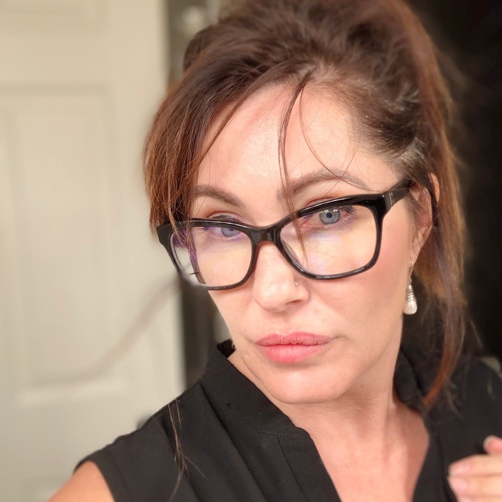 Meet your Posher, Carla